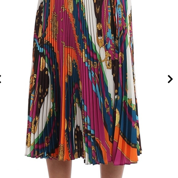 Versace pleated skirt - Sz 36 - Rodeo Spring/Summer Collection - gently used - Picture 4 of 14